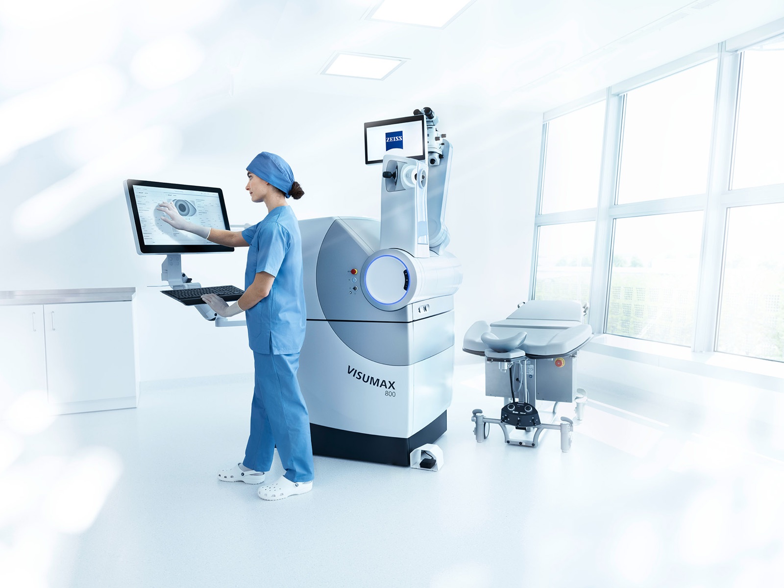ZEISS VISUMAX 800 femtosecond laser system used for SMILE Pro vision correction in Pune
